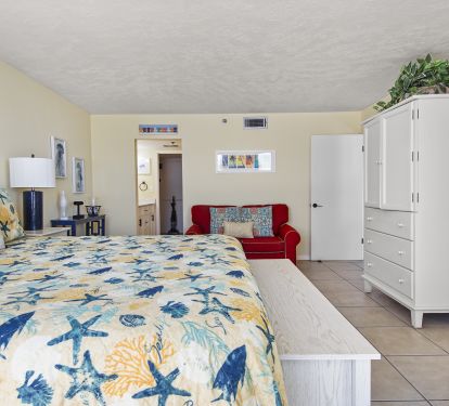 Nice king size bed.