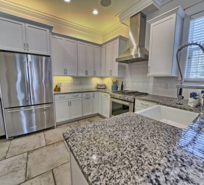 CHEF'S KITCHEN W/ NEW STAINLESS APPLIANCES AND GRANITE COUNTERTOPS