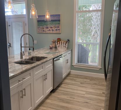 Fully remodeled kitchen stocked with everything you need!