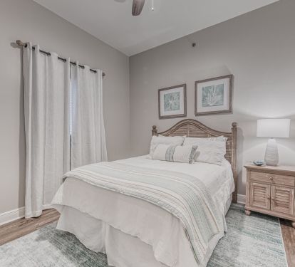 Queen size bedroom