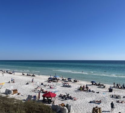 Sugar white sands &amp; sparkling waters of the emerald coast - beautiful all year!