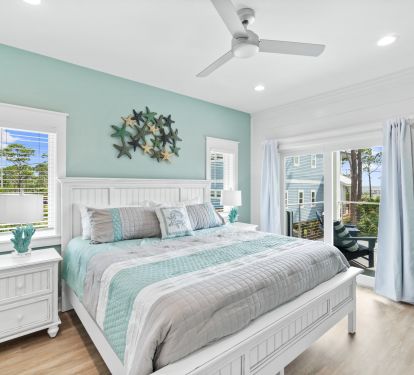 2 level King Suite on North side facing the bay!