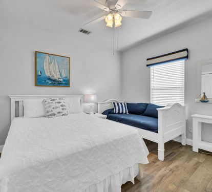 Bedroom #3 with queen bed and twin day bed!
