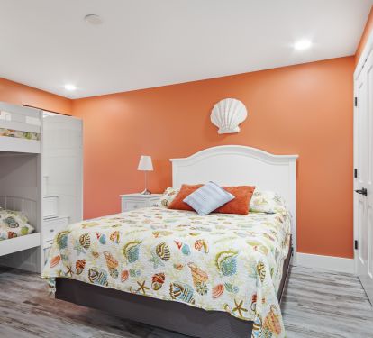 Queen and bunk room