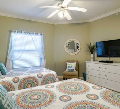 Second bedroom with 2 full size beds. 