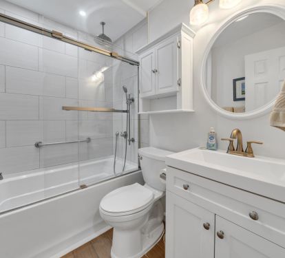 Hallway bath 