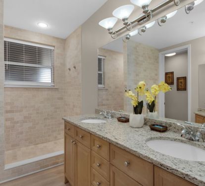 Master bath with huge shower!