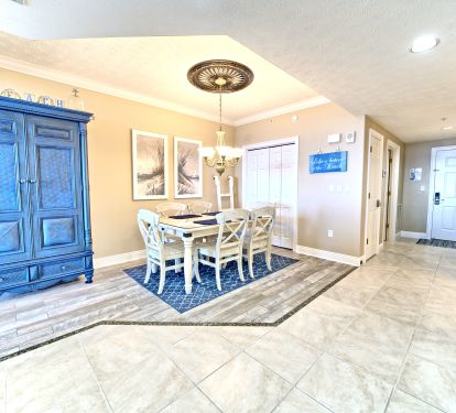 Blue food storage cabinet , Dining Table for 6 persons