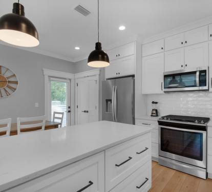 Large island with seating and plenty of room for meal preparation.