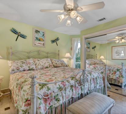 Second Master Bedroom with Adjoining Bathroom (King Bed)
