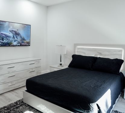 2nd floor queen bedroom