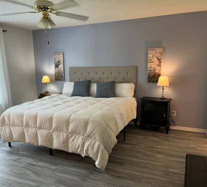 Master bedroom brand new 10 inch foam mattress. All brand new flooring.