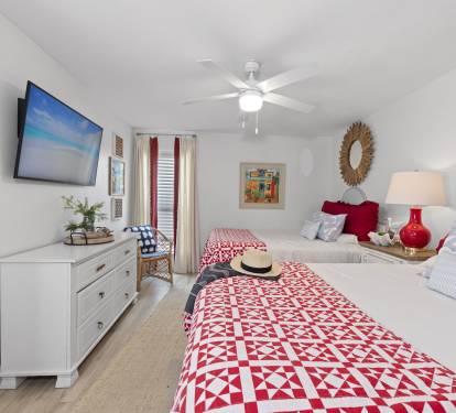 Guest bedroom with 2 queen beds