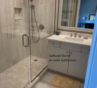 The Sailboat Room en suite bathroom  renteaglesperch.com