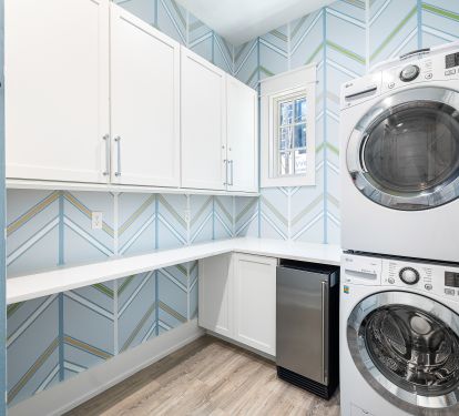 Laundry room- Full size washer and dryer- Ice machine