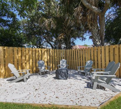 Grill/ fire pit area