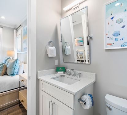 Ensuite main floor bathroom