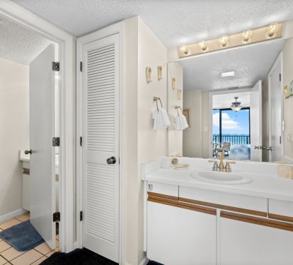 LARGE MASTER BATH AREA