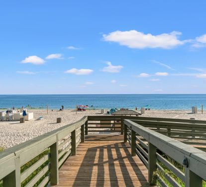 dune walkover from pool deck to beach 