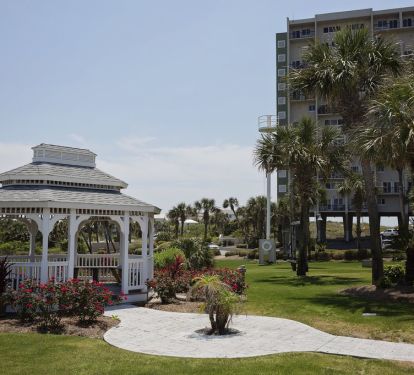 Nice Areas to Relax within the Resort (Tennis &amp; Basketball Courts)