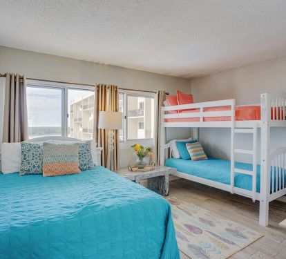 Bedroom sleeps 4