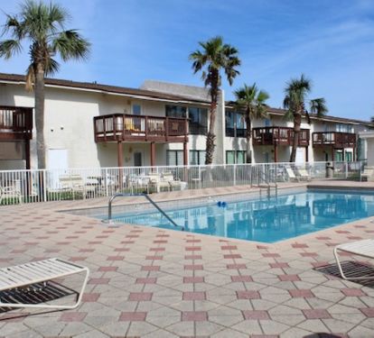 All guests can use the condo's private pool located right outside our back patio