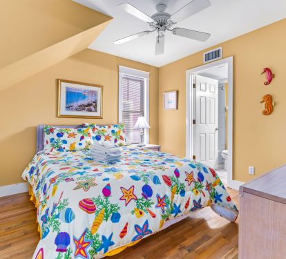 Queen bedroom