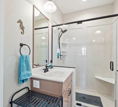 Queen Bedroom Bathroom (Shared Between Queen Bedroom #1 and #2)