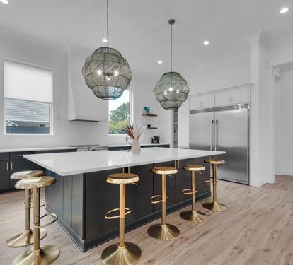 The ample kitchen island provides plenty of seating for breakfasts on the go.