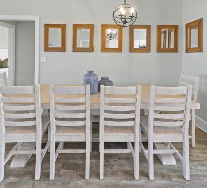 Dining Area w/Seating for 10