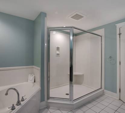 1st On Suite Bathroom