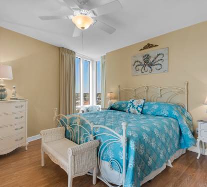 2nd Master Bedroom (in the Lock-out Apartment) with Adjacent Bathroom and Kitchenette