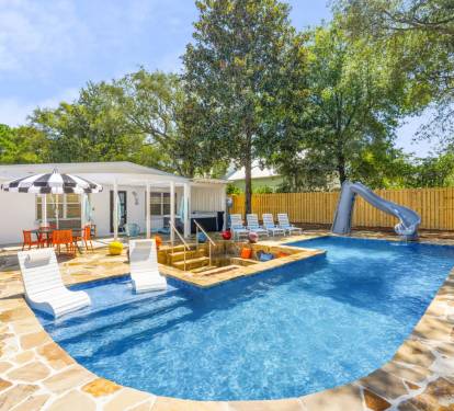 Your own private paradise &mdash; fully fenced for complete peace and privacy
