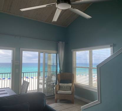 Extra Windows in the End Unit gives a much better view of the Gulf and Beach 