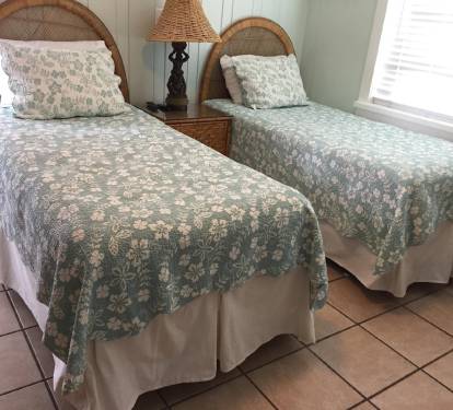 Twin Bedroom off Courtyard with Bath/Shower