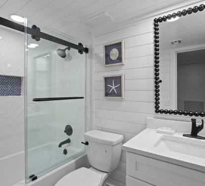 08-Mainsail-162-Guest-Bathroom