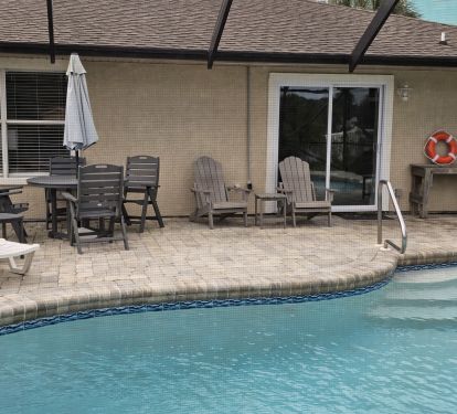 Pool outside the kitchen door, 3-6ft deep saltwater pool