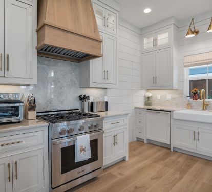 Brand new Decor Appliances and Remodeled Top of the Line Kitchen
