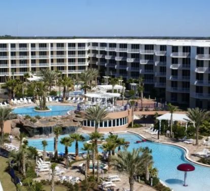 Waterscape is just a short walk to the pier! 
