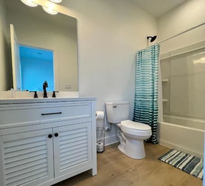 Bathroom for bedroom 4