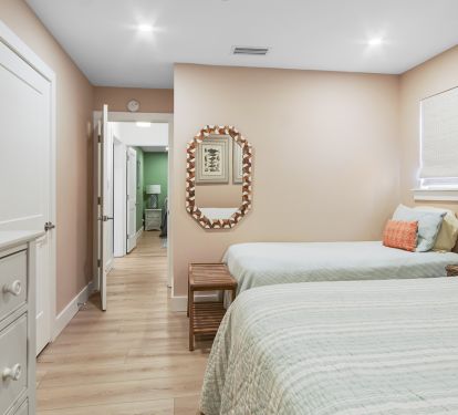 NW bedroom wIth 1 king and 1 twin