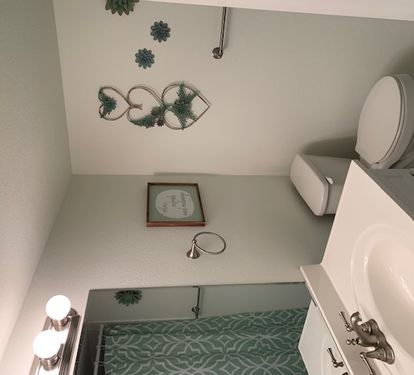 2nd full bath with bathtub and shower