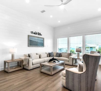 Horizon-11 Stylish yet comfortable seating in Horizon's first floor living room.