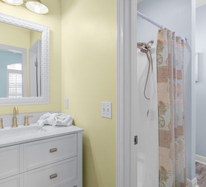 Each guest bedroom has it's own vanity - shared shower and bathroom 