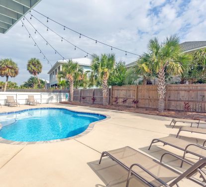 Another view of the pool