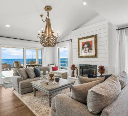 Living Room w/Fireplace
