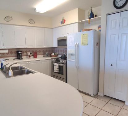 Fully equipped kitchen with pantry