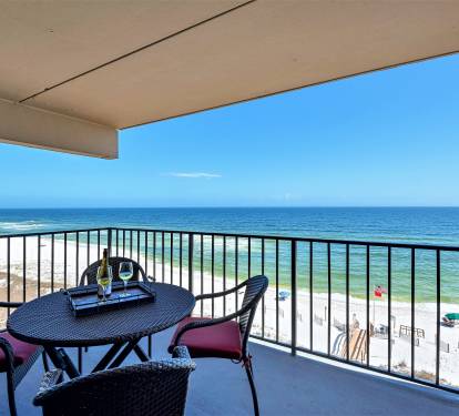 6th floor balcony is close enough to hear the waves.