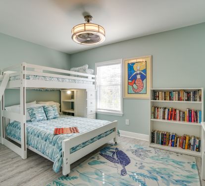 Bunk room with 55" Smart Tv