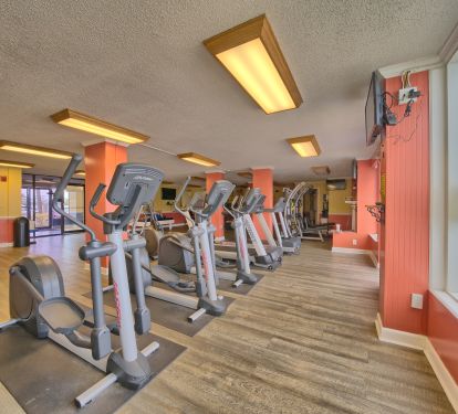 Workout Room overlooking the beautiful beach. 